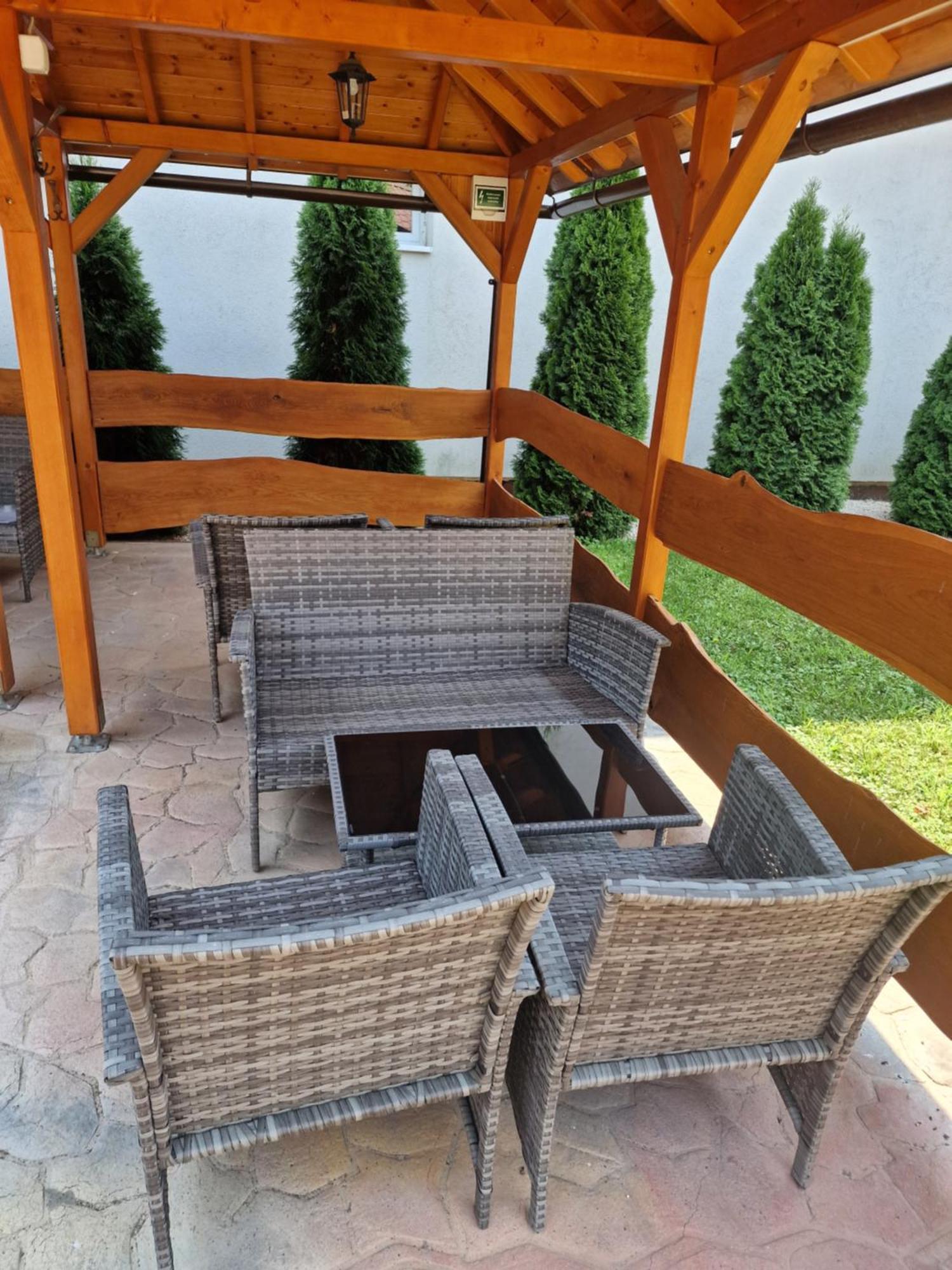 Holiday Apartmanhaz Gyula Exteriör bild
