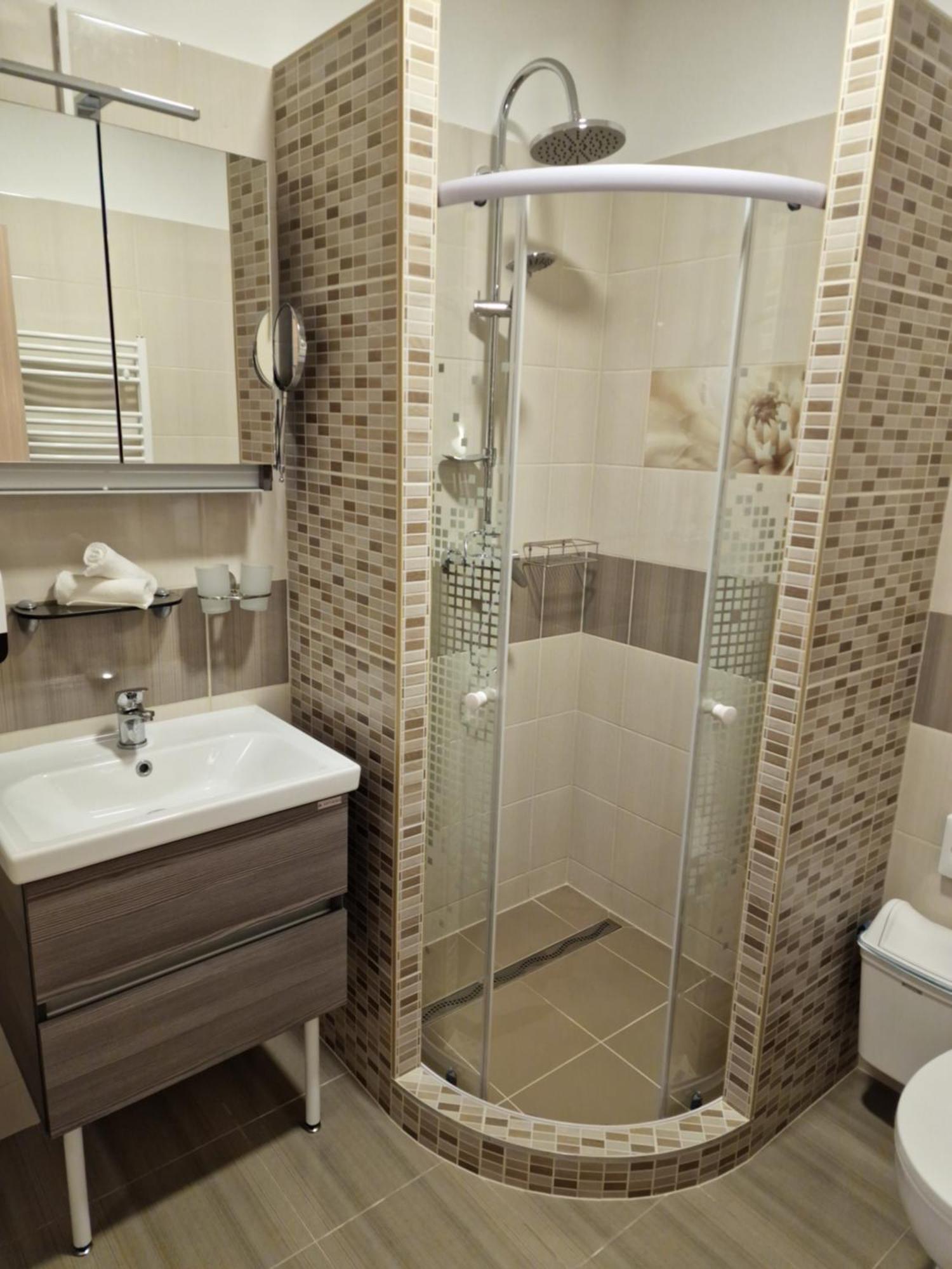 Holiday Apartmanhaz Gyula Exteriör bild