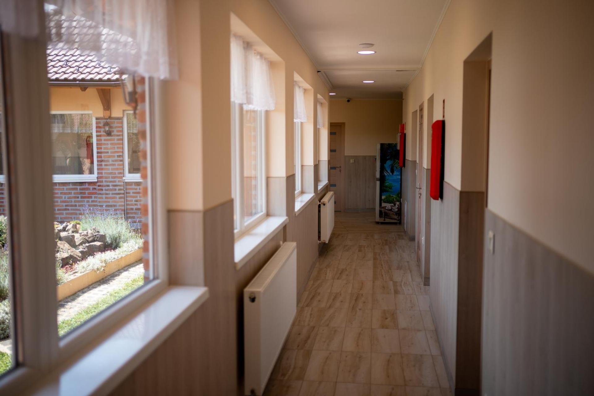 Holiday Apartmanhaz Gyula Exteriör bild