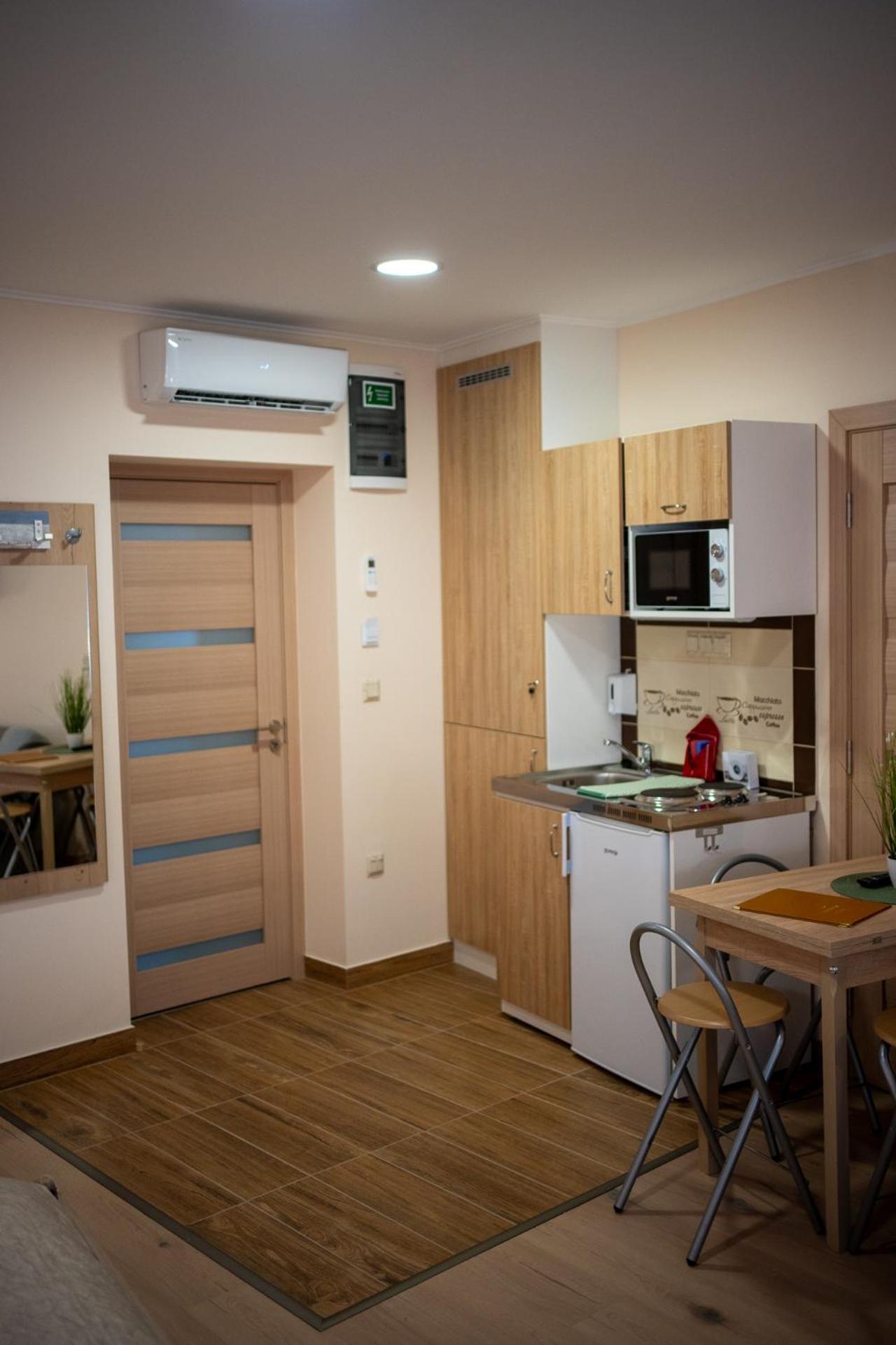 Holiday Apartmanhaz Gyula Exteriör bild