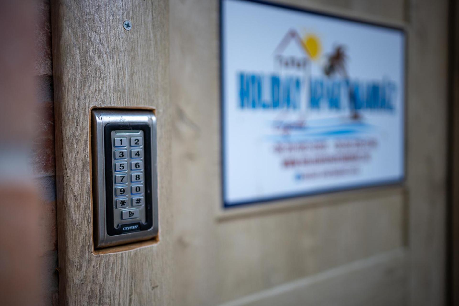 Holiday Apartmanhaz Gyula Exteriör bild