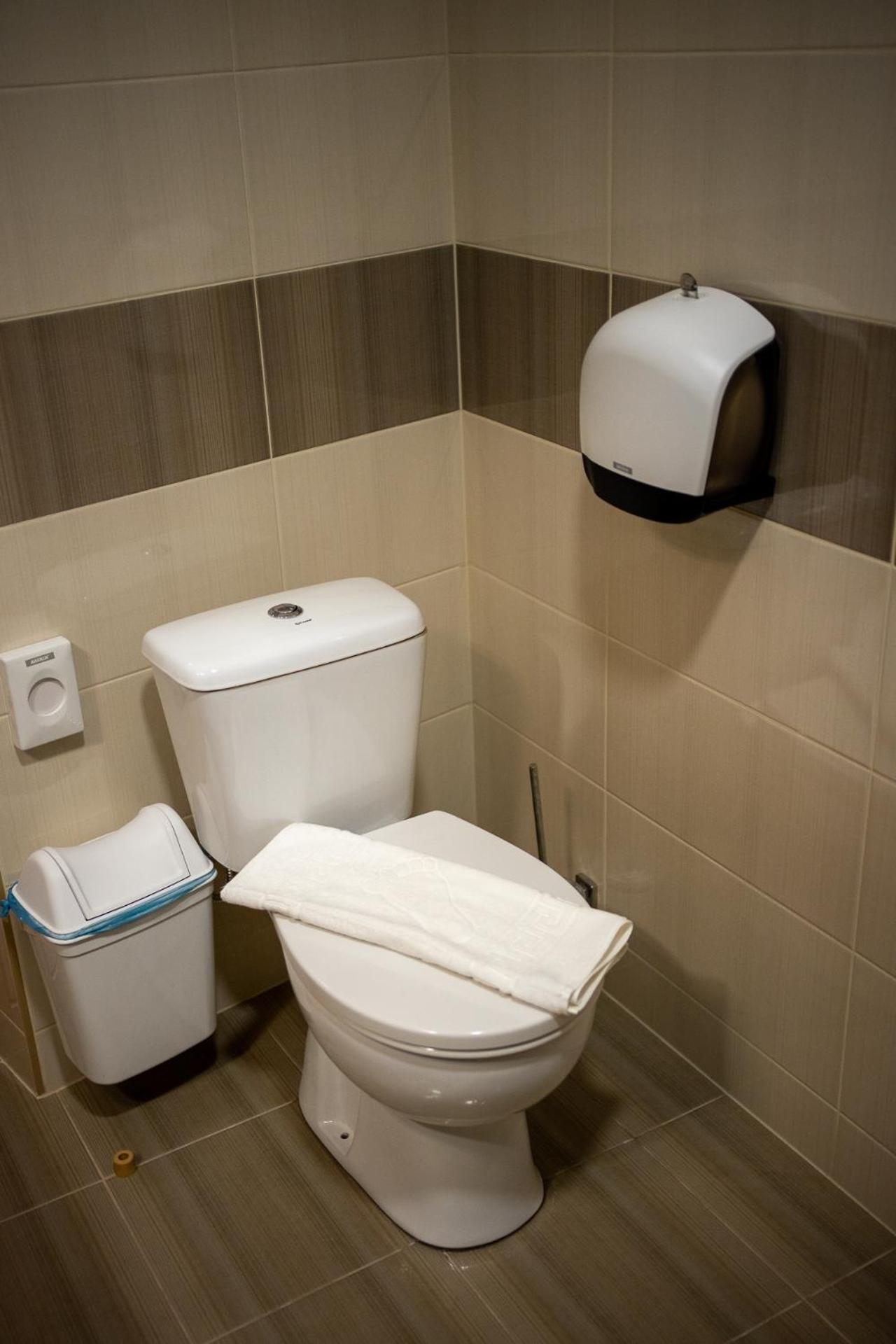 Holiday Apartmanhaz Gyula Exteriör bild
